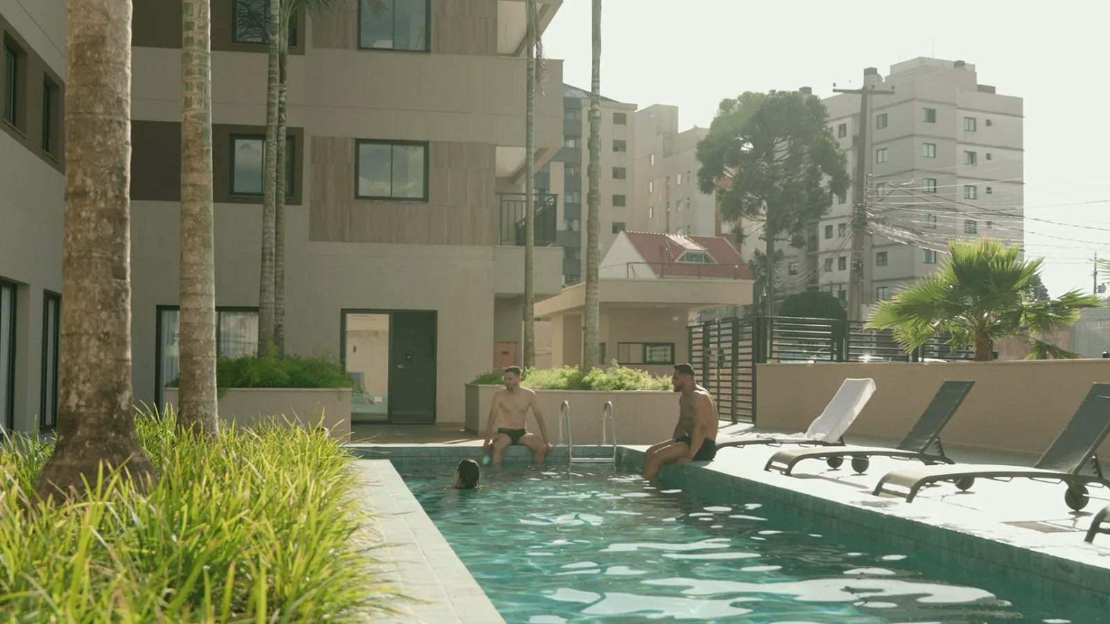 Piscina do One House em uso